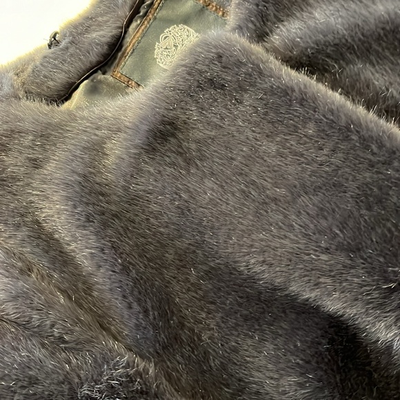 Vince Camuto faux fur jacket size small colour aubergine - Picture 9 of 12